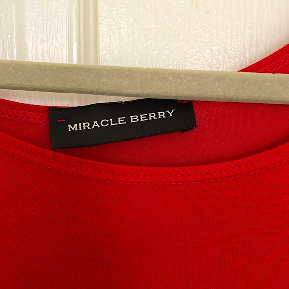 Beach cover-up perfect for summer-one size fits all- Red - Picture 3 of 4